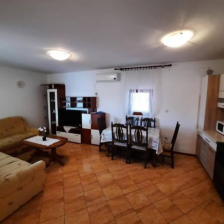 Anita Apartment Vir Bagian luar foto