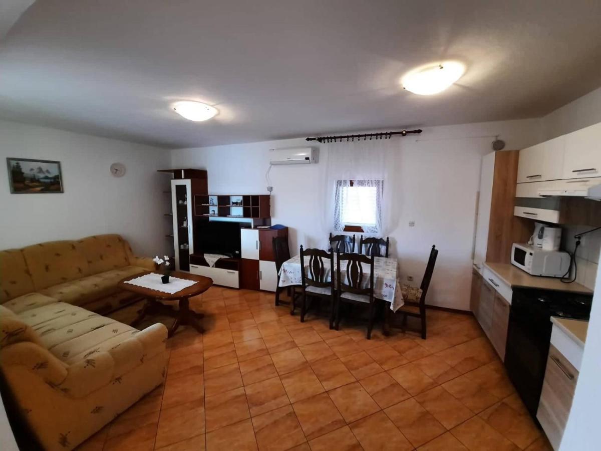 Anita Apartment Vir Bagian luar foto
