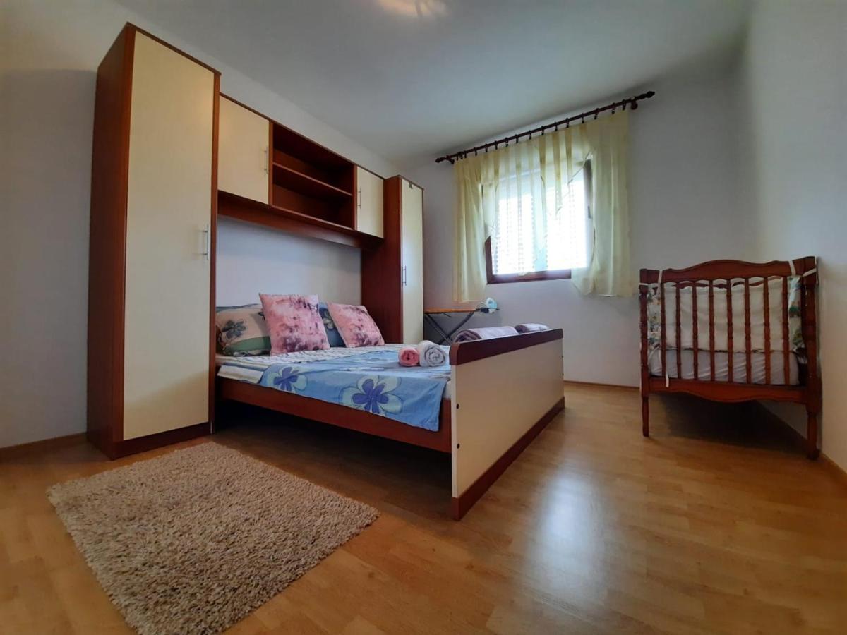 Anita Apartment Vir Bagian luar foto