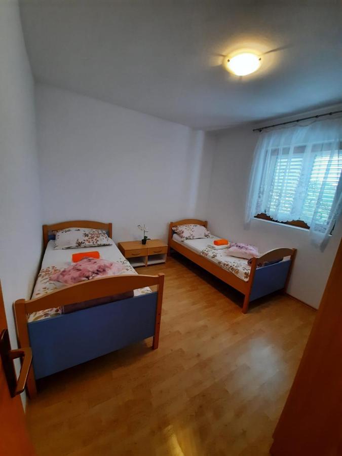 Anita Apartment Vir Bagian luar foto