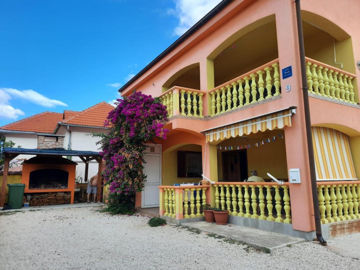 Anita Apartment Vir Bagian luar foto